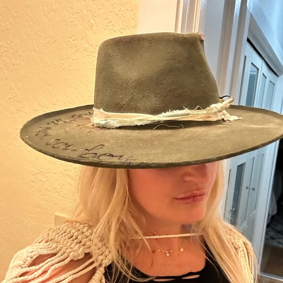 Meet your Posher, Rheanna - Picture 1 of 1